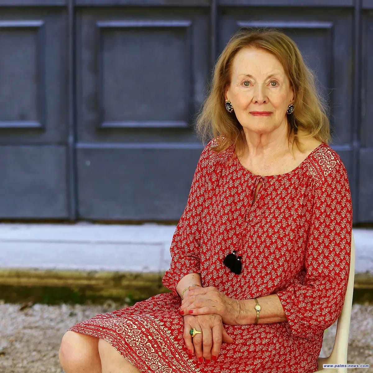 الجزائر تمنع آني إيرنو من دخول أراضيها بعد مطالبتها بالإفراج عن الصحفي إحسان القاضي