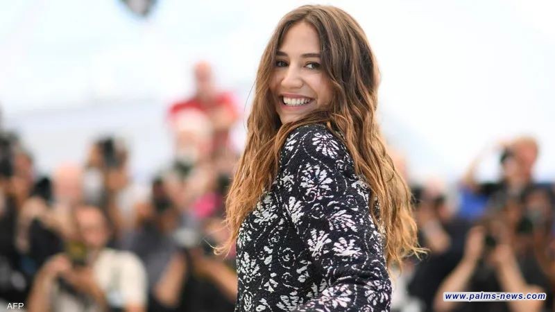 بسبب تصريحات تحرض على قتل ماكرون.. النيابة الفرنسية تفتح تحقيقًا مع مغنية