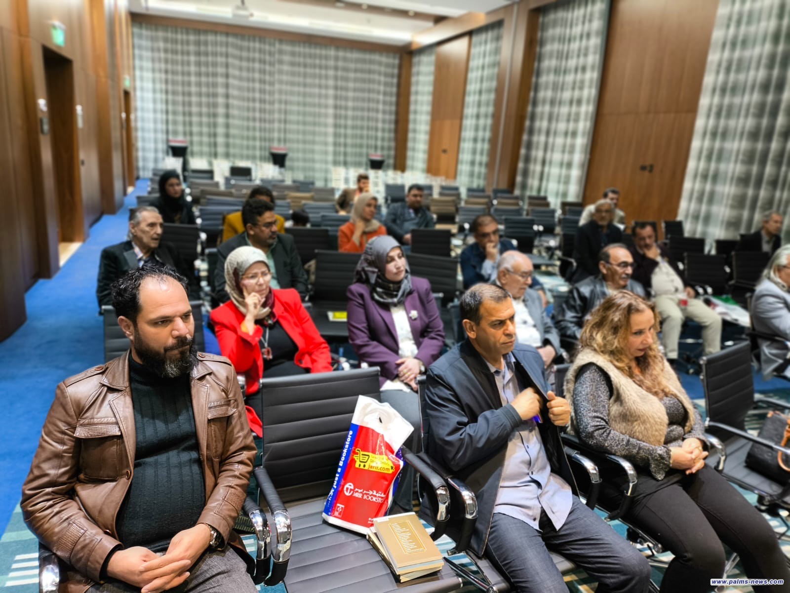 نخيل عراقي تواكب جلسات المربد النقدية