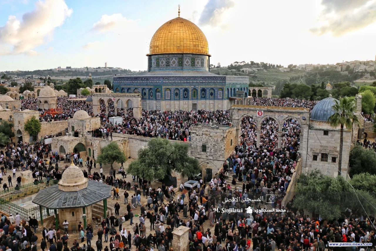 120 ألفا يؤدون صلاة عيد الفطر بالمسجد الأقصى