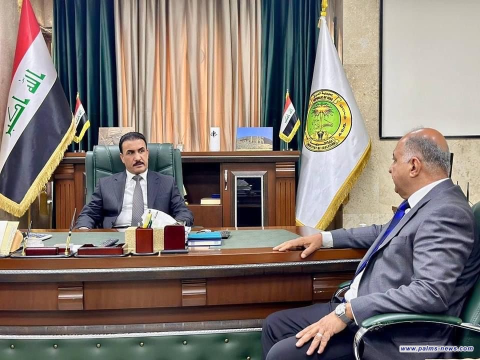 وزير التربية يوجه باستلام الكتب من الطلبة فور انتهاء العام الدراسي