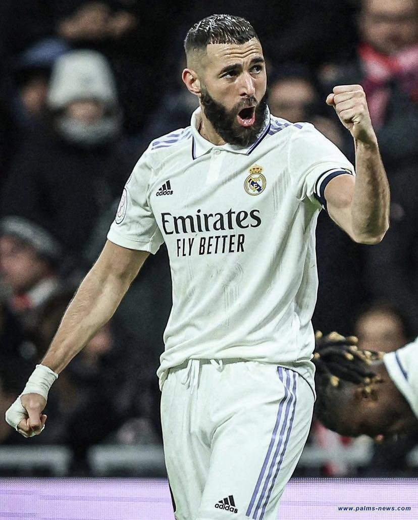 بنزيما يستعد للتوقيع على انتقاله لنادي الاتحاد السعودي