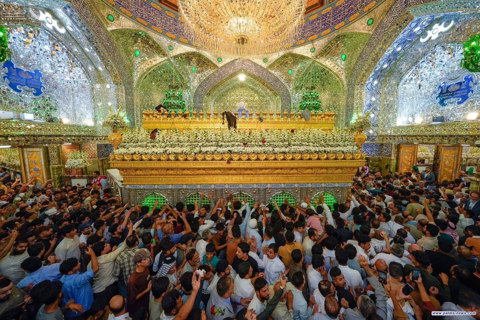 الملايين يحيون ليلة عيد الغدير الأغر بمرقد الإمام علي "عليه السلام"في النجف الأشرف.