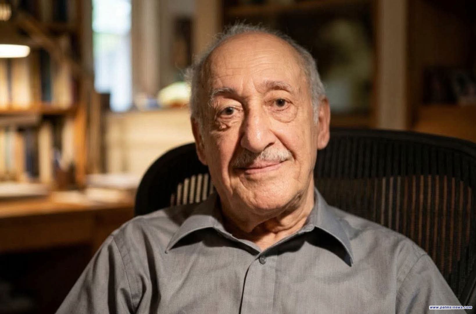 الموت يغيب الشاعر والمفكر السعودي البارز محمد العلي عن 94 عامًا