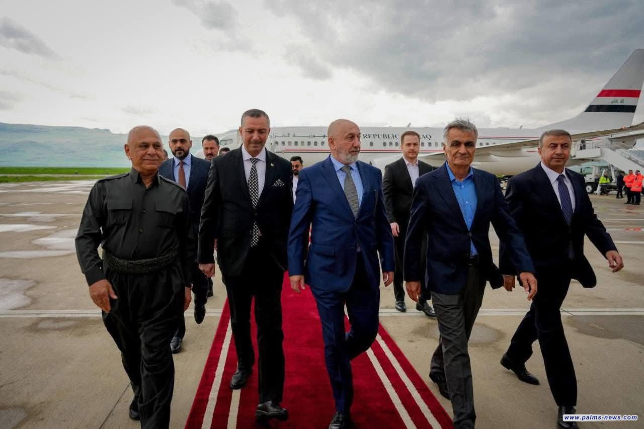 رئيس الجمهورية يصل السليمانية ويضع إكليلاً من الزهور على ضريح الرئيس الراحل جلال طالباني