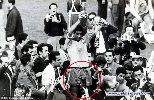 صورة من كأس العالم 1962 تثير جدلا حول "مسافر عبر الزمن"