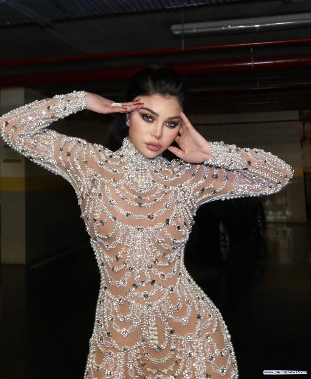 هيفاء وهبي تصدم جمهورها بإطلالة "مثيرة"