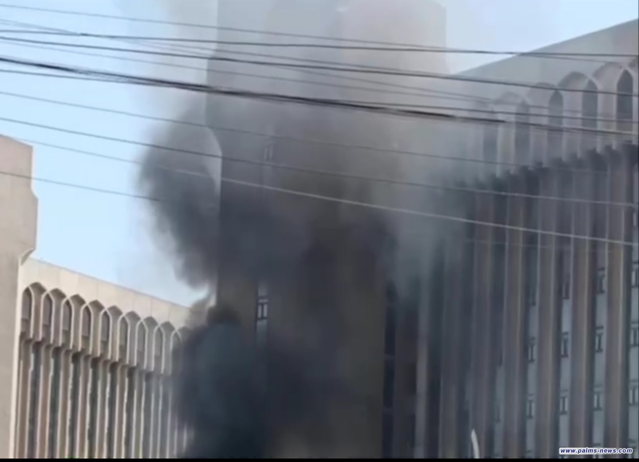 حريق داخل وزارة التعليم و الدفاع المدني يخلي المبنى