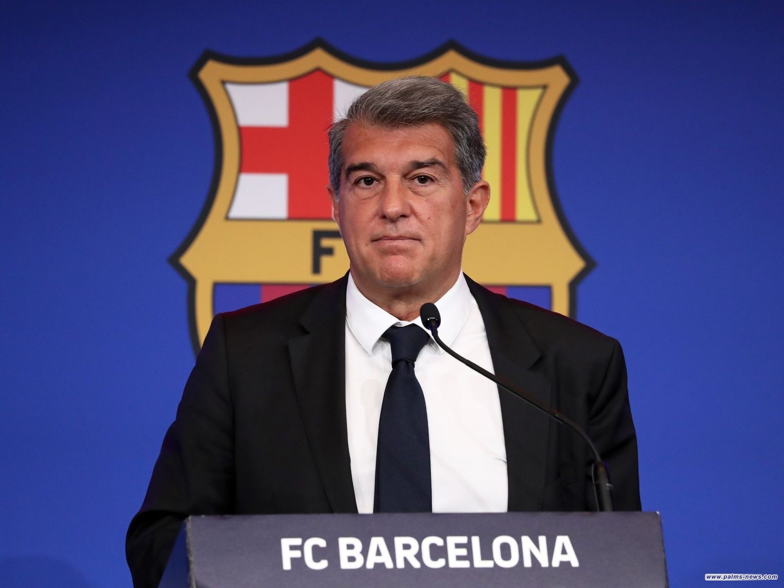 استقالة خوان لابورتا وأعضاء مجلس إدارة برشلونة استعدادًا للانتخابات المقبلة