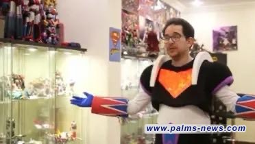 مهما كبرت هناك طفل بداخلي: متحف غريب لخمسيني مهووس بـ غراندايزر