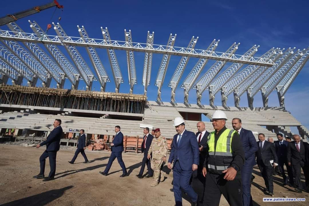 السوداني يطلع ميدانياً على مشروع ملعب الإدارة المحلية في الناصرية، والذي تجاوزت نسبة الإنجاز فيه (72٪)