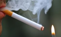 العراق يحظر التدخين في الأماكن العامة