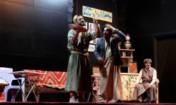 "سوگ الطلايب" عمل مسرحي يعالج الحياة اليومية وانعكاساتها في صراع الخير والشر