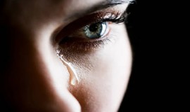 تحليل: اختلاف تركيب وطعم دموع الفرح عن الحزن