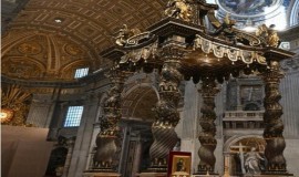 البابا مذهول من الواقعة.. رجل يتبول على مذبح القديس بطرس في الفاتيكان