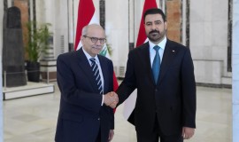 استقبال رئيس الوزراء اللبناني نواف سلام من قبل رئيس الوزراء العراقي علي الزيدي في القصر الحكومي ببغداد.
