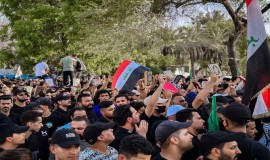 حاملين المصحف والأعلام العراقية.. انطلاق التظاهرات لنصرة القرآن الكريم في بغداد والمحافظات