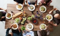 أطعمة ينصح خبراء التغذية بوضعها على مائدة الإفطار