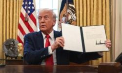 هاكرز مرتبطون بإيران يهددون بكشف مراسلات سرية من داخل إدارة ترمب