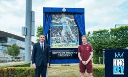 مانشيستر سيتي يكرم دي بروين بفسيفساء وشارع باسمه