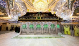 العتبة الحسينية المقدسة تستبدل كسوة ضريح الإمام الحسين (عليه السلام)