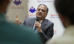 المبرقع يعفي مديري ملعبي المدينة وكربلاء ويوجه بالتحقيق بسوء الأرضية