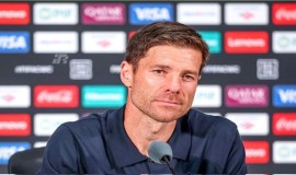 صحيفة إسبانية تكشف انقسام لاعبي ريال مدريد حول أفكار تشابي ألونسو بعد إقالته