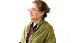 السلطات الإيرانية توقفُ الباحثة الدينية صديقة وسمقي