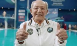 السباح الإيراني المخضرم تاغي أصغري يحصد ذهبية في بطولة العالم للألعاب المائية بقطر