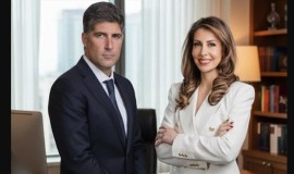 تقارير عن انفصال المبعوثة الامريكية عن زوجها ودخولها بعلاقة مع رجل أعمال لبناني