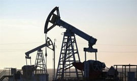 النفط يتراجع مع تصاعد الاطمئنان للمباحثات الامريكية الايرانية