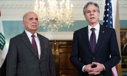 وزير الخارجية ونظيره الأمريكي يؤكدان ضرورةِ تعزيز العلاقات الثنائيَّة والتنسيق المُشترَك