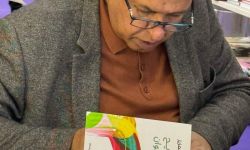الشاعر طالب عبد العزيز يوقع كتابه الشعري الجديد بمعرض العراق الدولي للكتاب