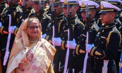 استقاله رئيسة وزراء بنغلاديش بعد اقتحام المتظاهرين لمقرّها