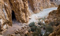 بالصور: حزب العمال الكردستاني أثناء عملية تسليم سلاحه من داخل كهف جاسنة في السليمانية.