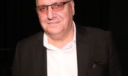 كاظم الساهر ينعى أحد اعضاء فرقته