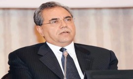 بالوثيقة رئيس الوزراء العراقي محمد شياع السوداني يهنئ الناقد والمفكر عبد الله إبراهيم بفوزه بجائزة سلطان العويس للإبداع الفكري والثقافي.