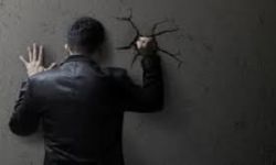 دراسة جديدة  تُظهر وجود علاقة بين الشعور بالغضب وإيمان الشخص الغاضب بالمؤامرة