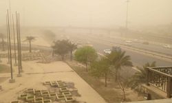 عاصفة ترابية تضرب منفذ طريبيل الحدودي