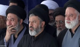 أبناء الشهيد خامنئي يظهرون بجنازة والدهم.. ماذا نعرف عنهم؟