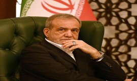 الرئيس الإيراني يوجه ببدء المفاوضات مع الولايات المتحدة