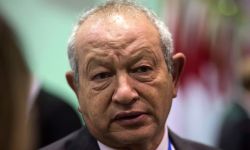 نجيب ساويرس يعلّقُ على منع فيلم "الملحد" من العرض